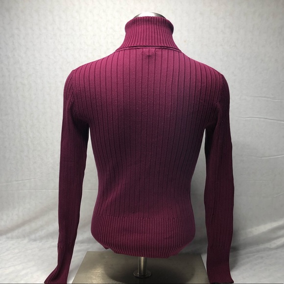 Banana Republic Turtle Neck - Picture 2 of 3